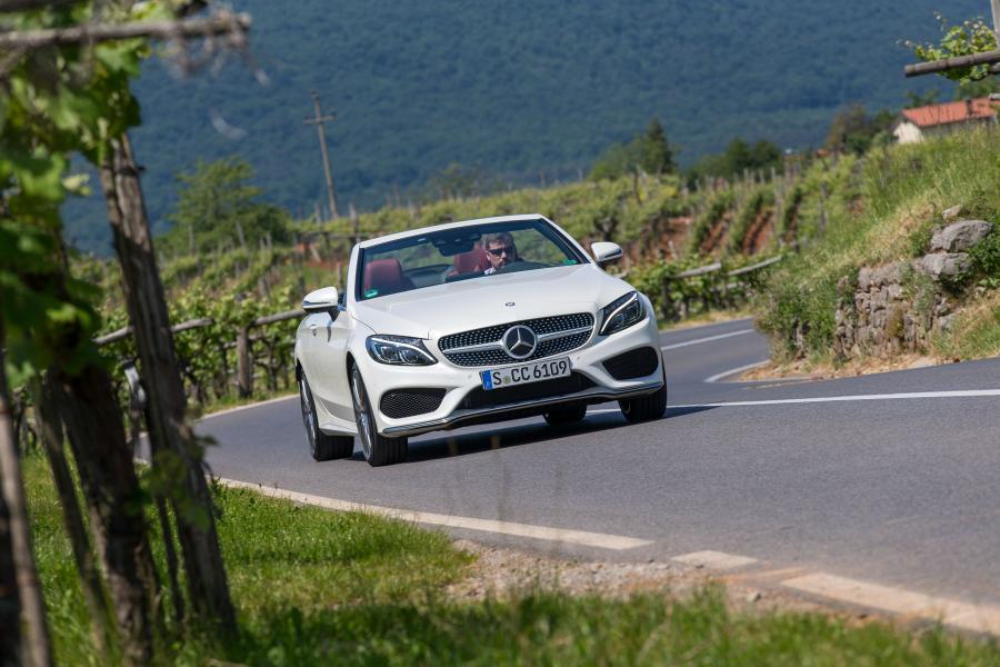  Mercedes-Benz C300 Cabriolet AMG Line 2016 года  (фото 1 из 32)